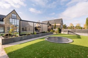 Photo 23- click for photo gallery